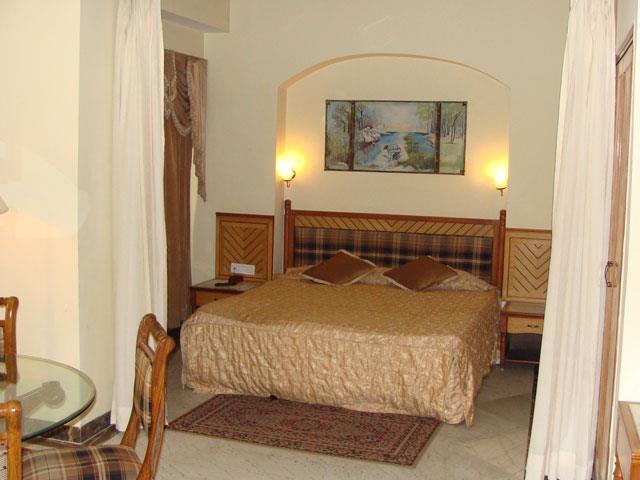 Leo Fort Hotel Jalandhar Dış mekan fotoğraf